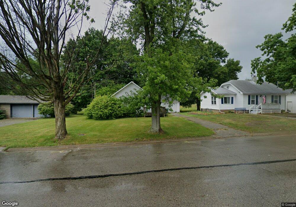 413 N Slate St, Culver, IN 46511 - photo 1