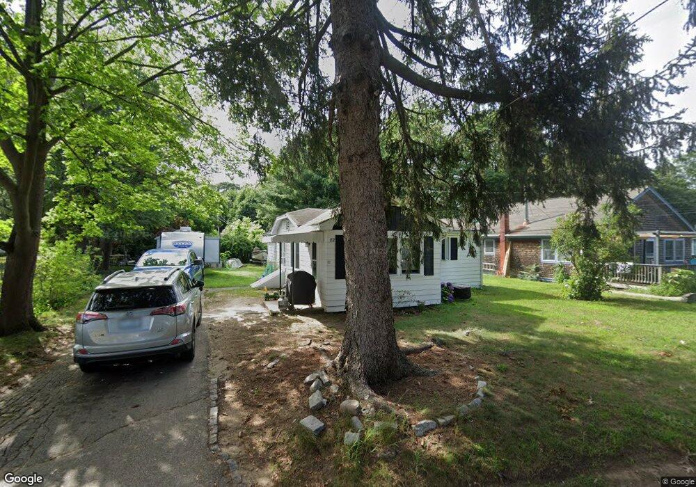 172 Namquid Dr, Warwick, RI 02888 - photo 1