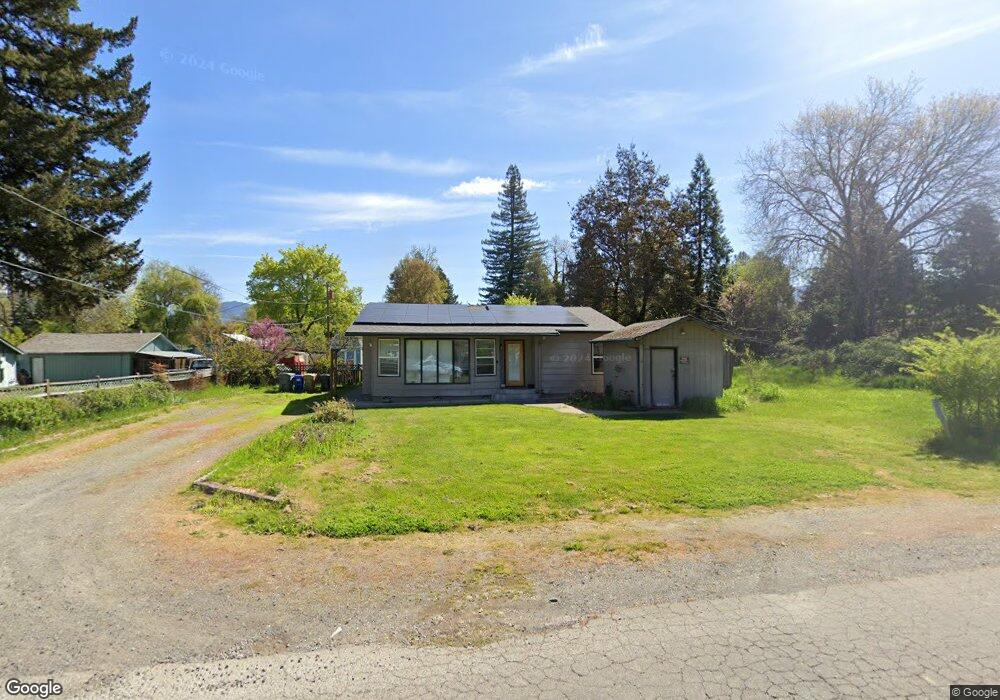 1221 Evergreen Ave, Grants Pass, OR 97527 - photo 1