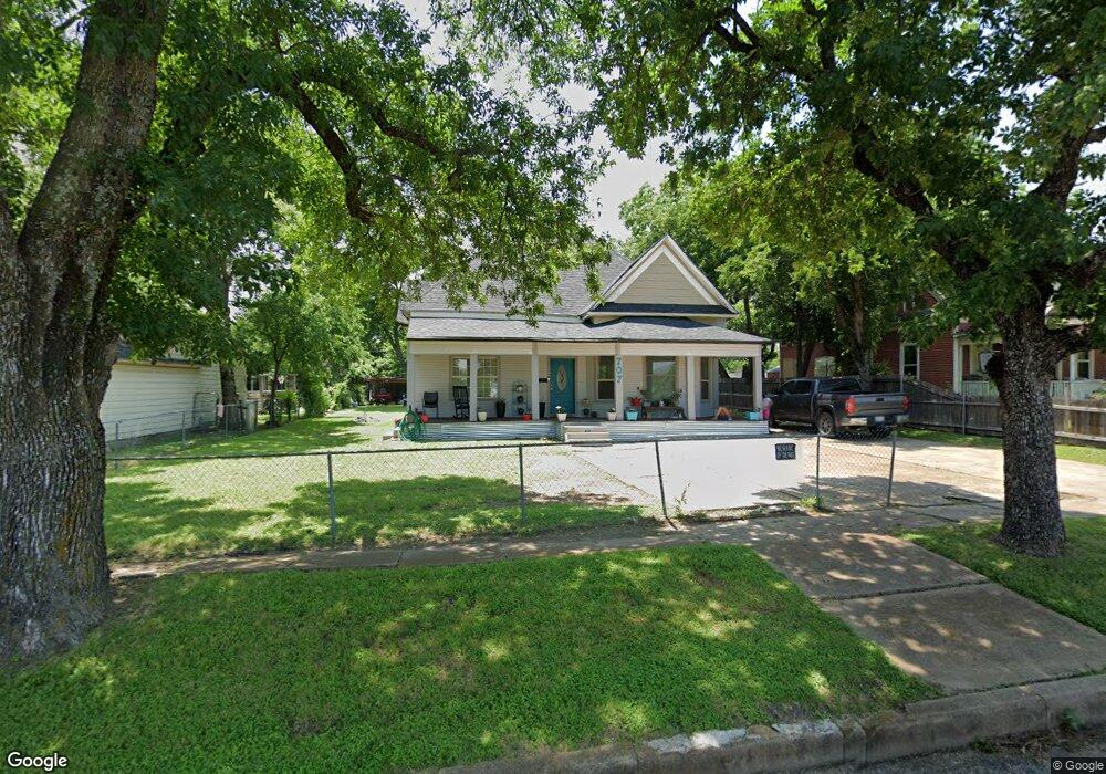 707 NW Main St, Ennis, TX 75119 - photo 1