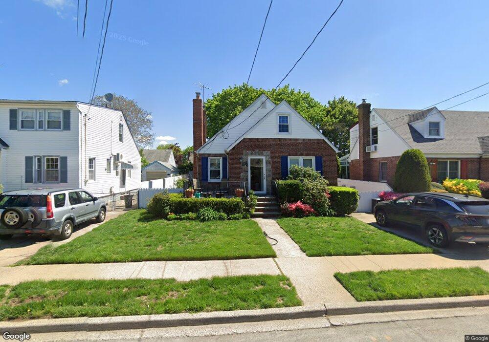 40 Paul Ave, New Hyde Park, NY 11040 - photo 1