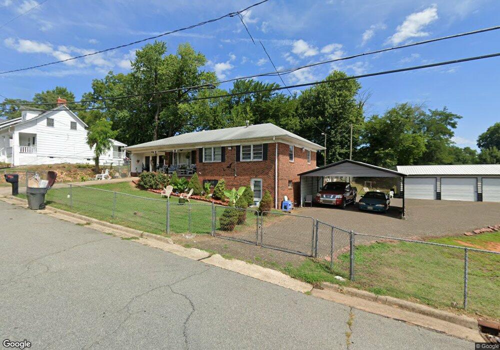 112 Roanoke St, Reidsville, NC 27320 - photo 1