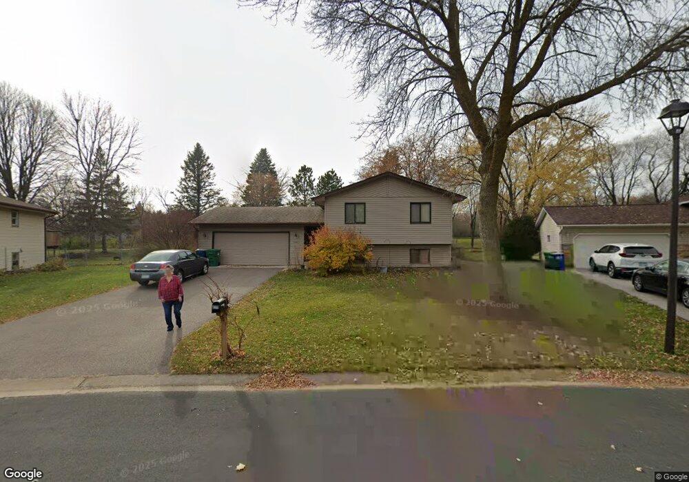 9945 Yorktown Ln N, Maple Grove, MN 55369 - photo 1