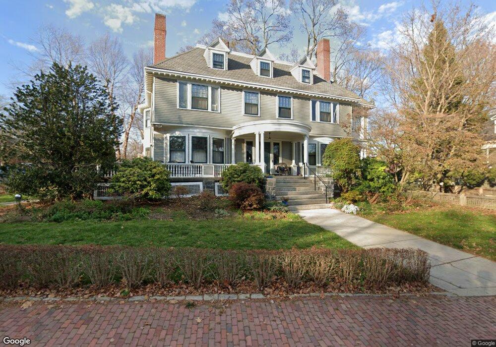 25 Arlington St, Cambridge, MA 02140 - photo 1