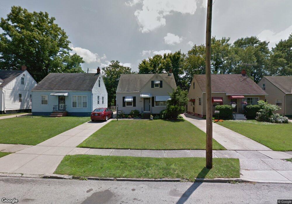 19608 Fairway Ave, Maple Heights, OH 44137 - photo 1