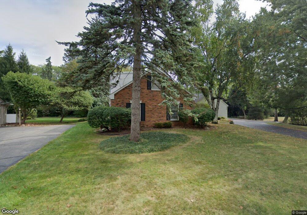 6395 E Surrey Rd, Bloomfield Hills, MI 48301 - photo 1