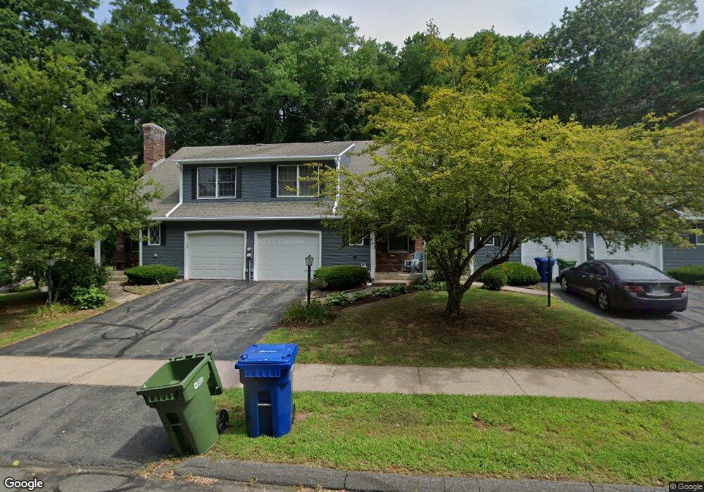 214 Eastwood Cir, Windsor, CT 06095 - photo 1