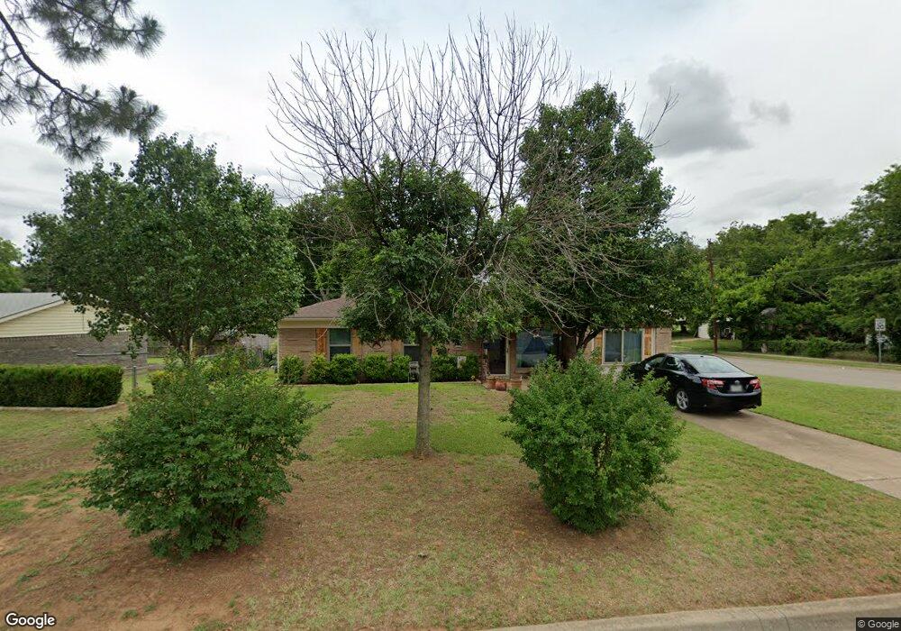 213 Myrtle Dr, Hurst, TX 76053 - photo 1