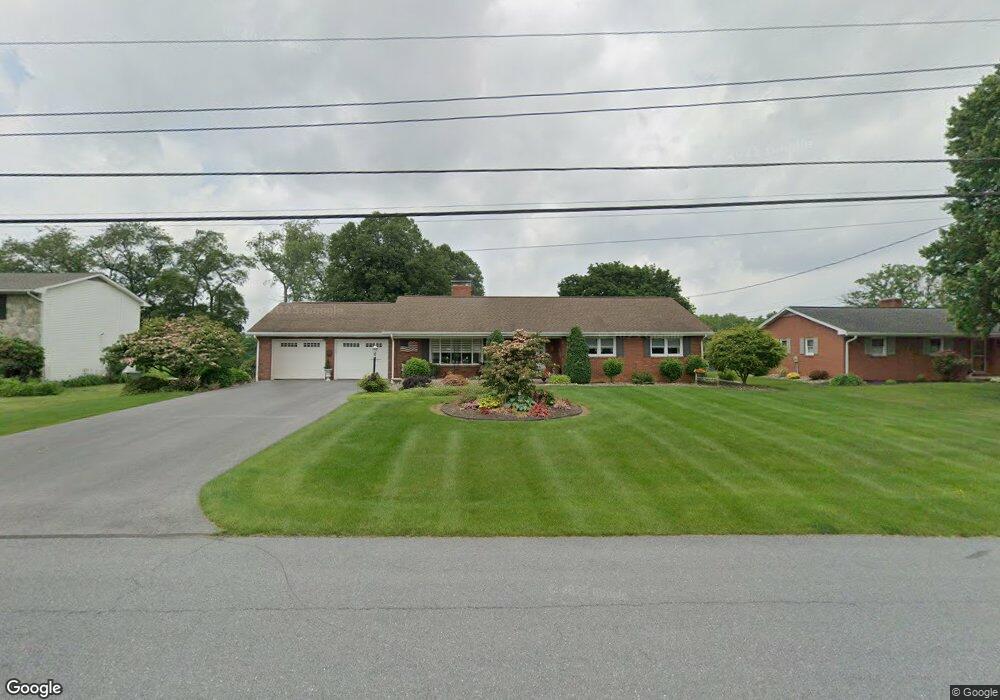 2927 Roosevelt Dr, Chambersburg, PA 17201 - photo 1