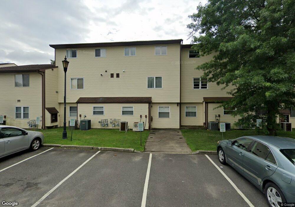 118 Timber Ridge Dr unit 1, Staten Island, NY 10306 - photo 1