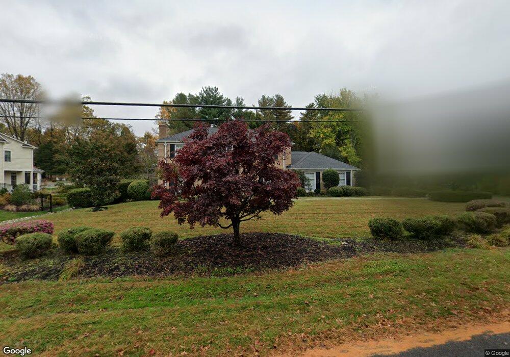 6905 Lupine Ln, McLean, VA 22101 - photo 1