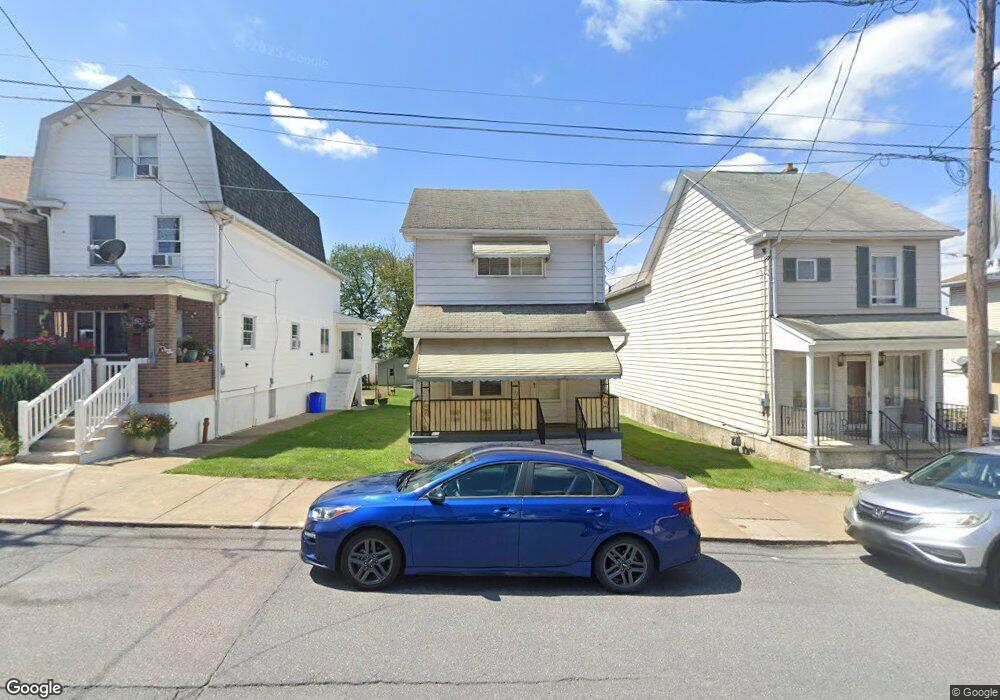 818 N Locust St, Hazleton, PA 18201 - photo 1