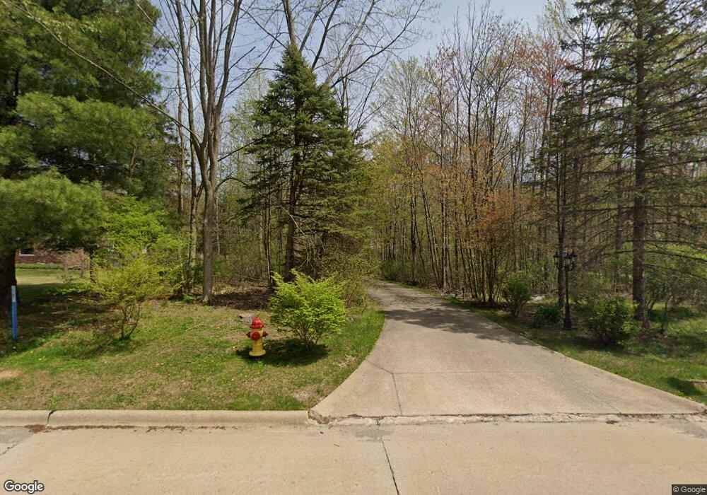 10879 Crestwood Dr, Willoughby, OH 44094 - photo 1