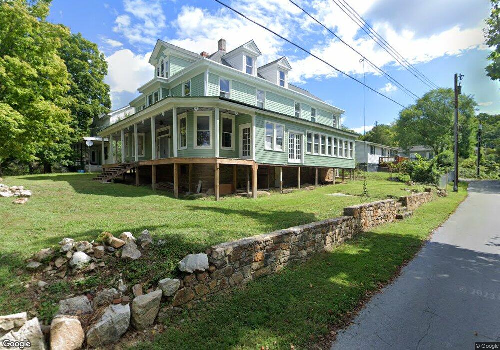 111 Pratt St, Berkeley Springs, WV 25411 - photo 1