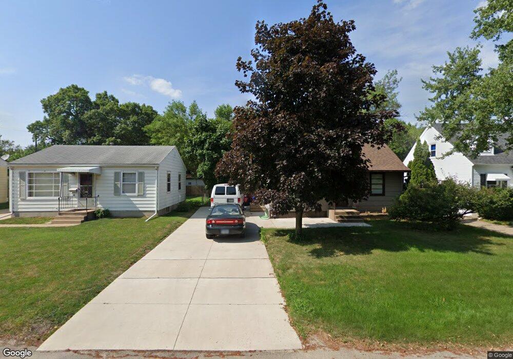 3232 Vine Ave SE, Cedar Rapids, IA 52403 - photo 1