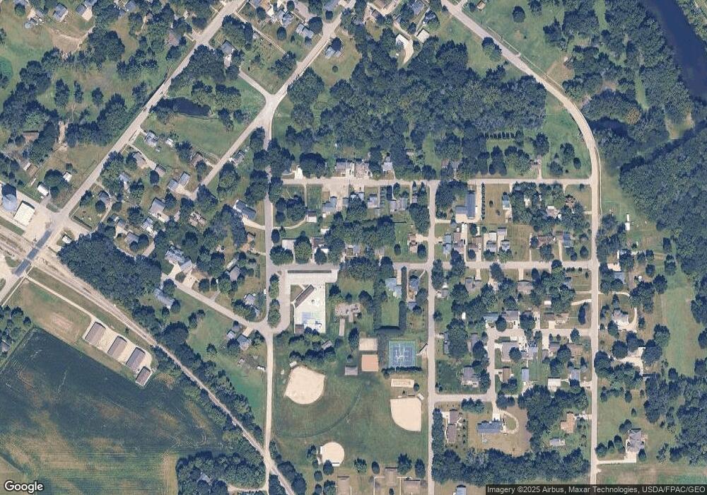 525 E Jackson St, Shell Rock, IA 50670 - photo 1