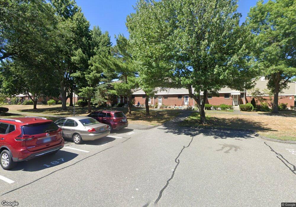 181 Hampton Ct, Newington, CT 06111 - photo 1