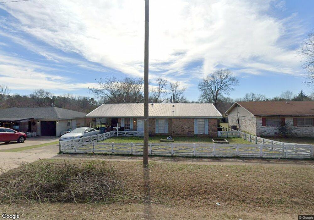 315 Gilbert Dr, Vivian, LA 71082 - photo 1