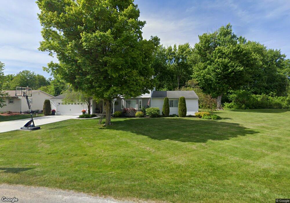 2050 Maplecrest Dr, Carleton, MI 48117 - photo 1