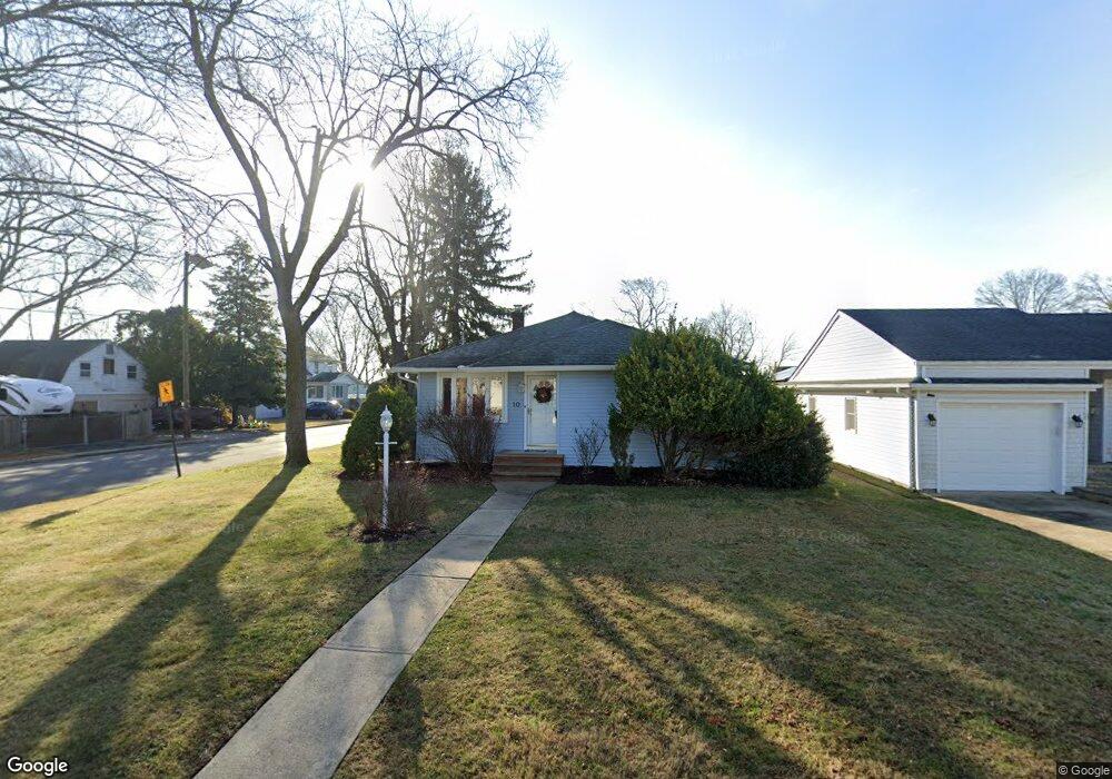 10 Walton St, Edison, NJ 08817 - photo 1