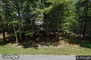 34 Louises Ln, New Canaan, CT 06840