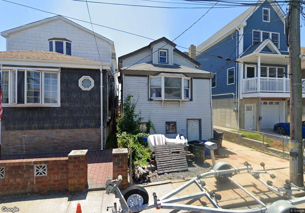 32 W 10th Rd, Broad Channel, NY 11693 - photo 1