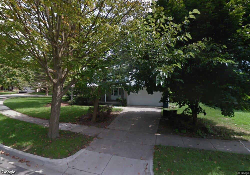 1390 Esch Ct, Ann Arbor, MI 48104 - photo 1