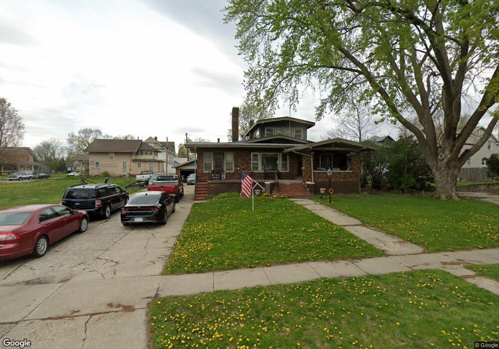 315 W 3rd St S, Newton, IA 50208 - photo 1