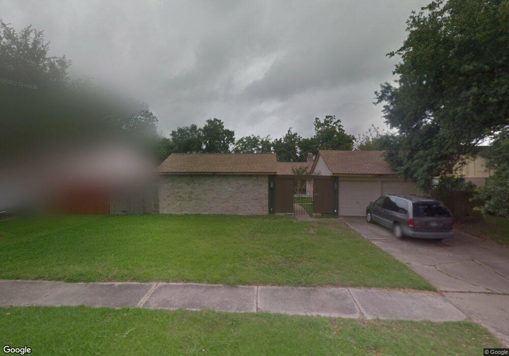 550 W Castle Harbour Dr, Friendswood, TX 77546 - photo 1