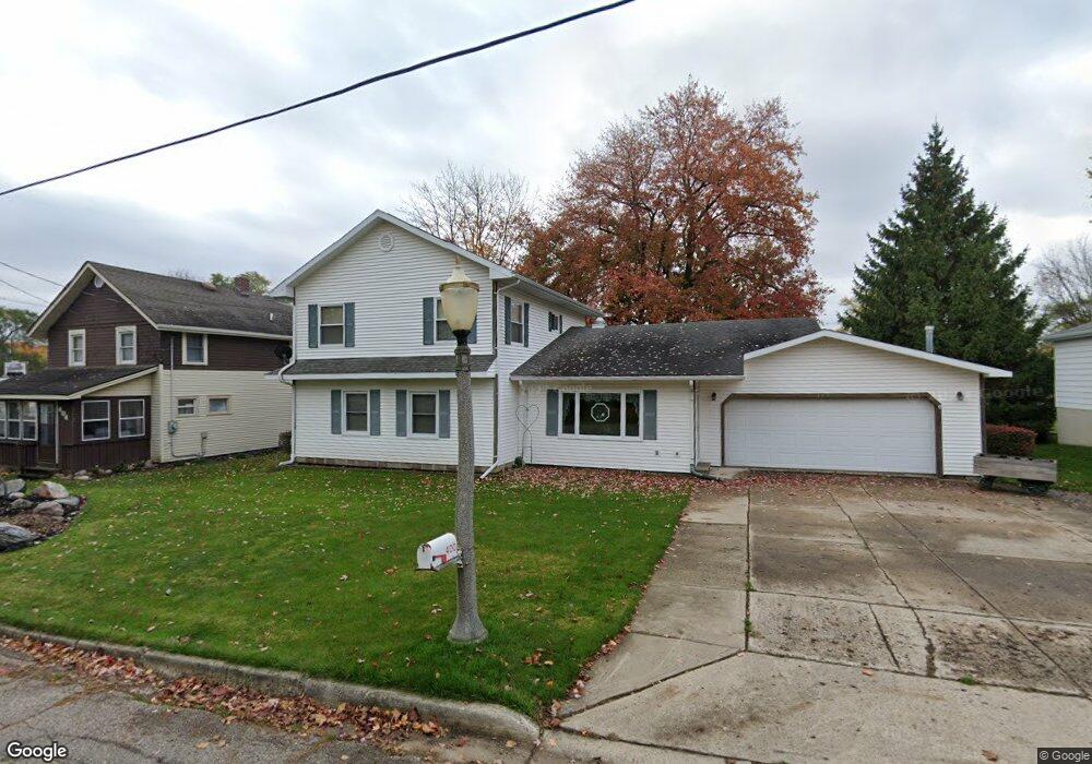 400 Crest St, Lansing, MI 48910 - photo 1