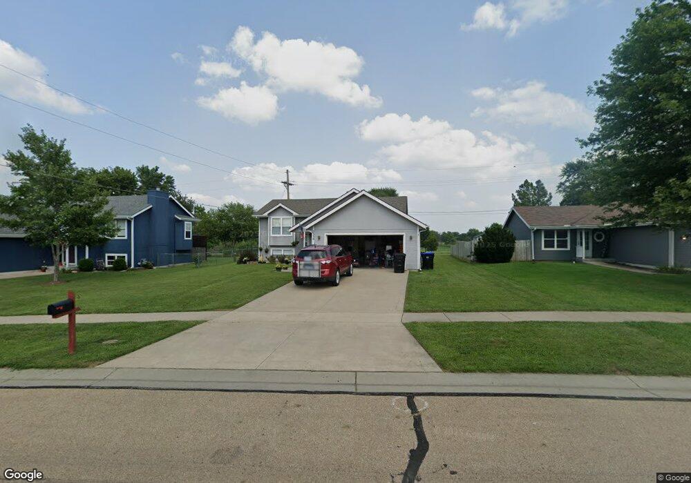 2330 SW Ancaster Rd, Topeka, KS 66614 - photo 1