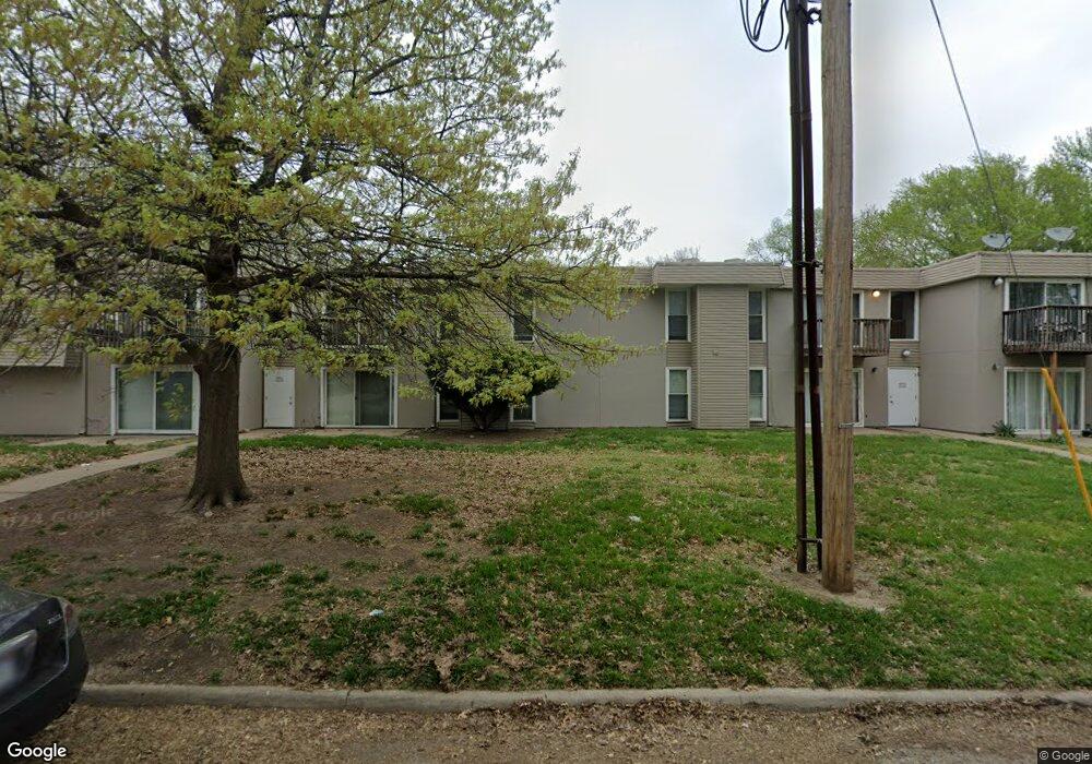 3310 SW 7th St unit 8, Topeka, KS 66606 - photo 1