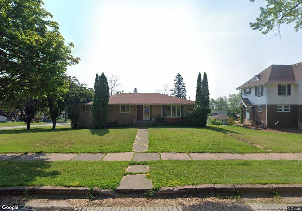 2628 E 7th St, Duluth, MN 55812 - photo 1