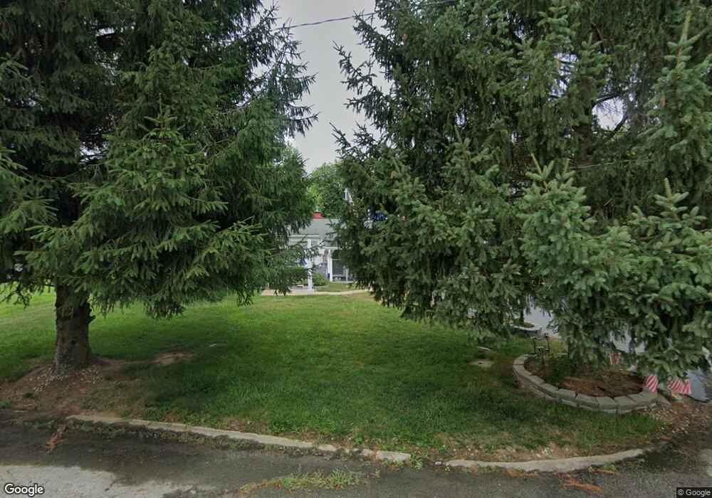 916 Highland Dr, Whiteland, IN 46184 - photo 1