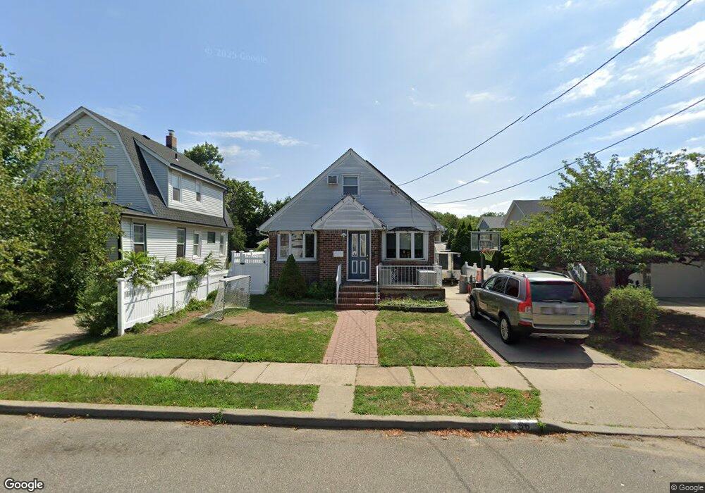 56 Wellington Rd S, West Hempstead, NY 11552 - photo 1