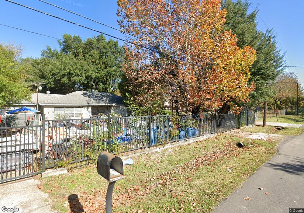 5423 Gaston St, Houston, TX 77093 - photo 1