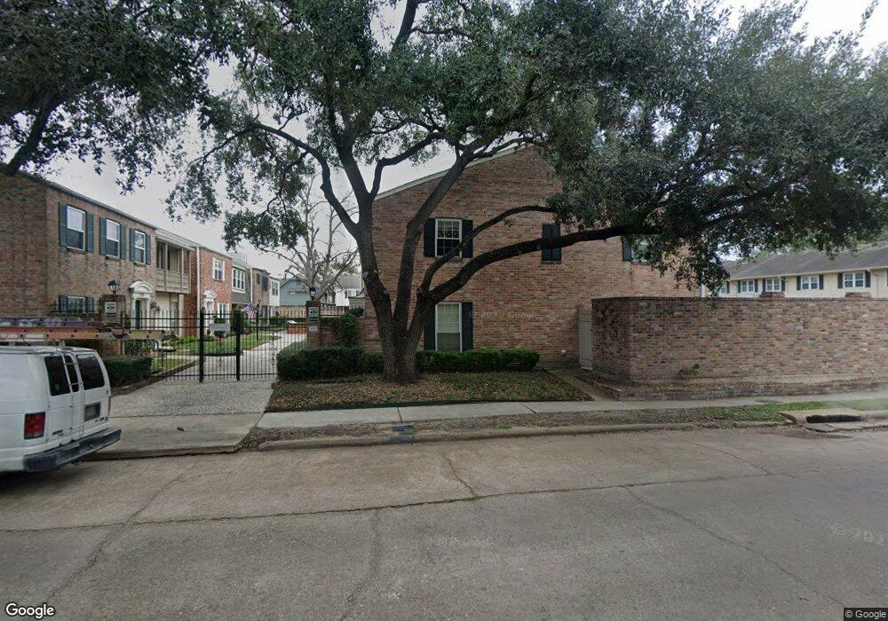 2113 Winrock Blvd unit 3, Houston, TX 77057 - photo 1