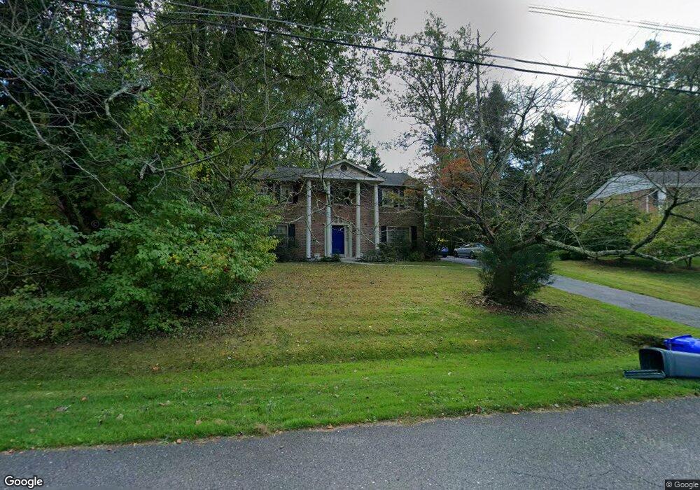 7904 Robison Rd, Bethesda, MD 20817 - photo 1