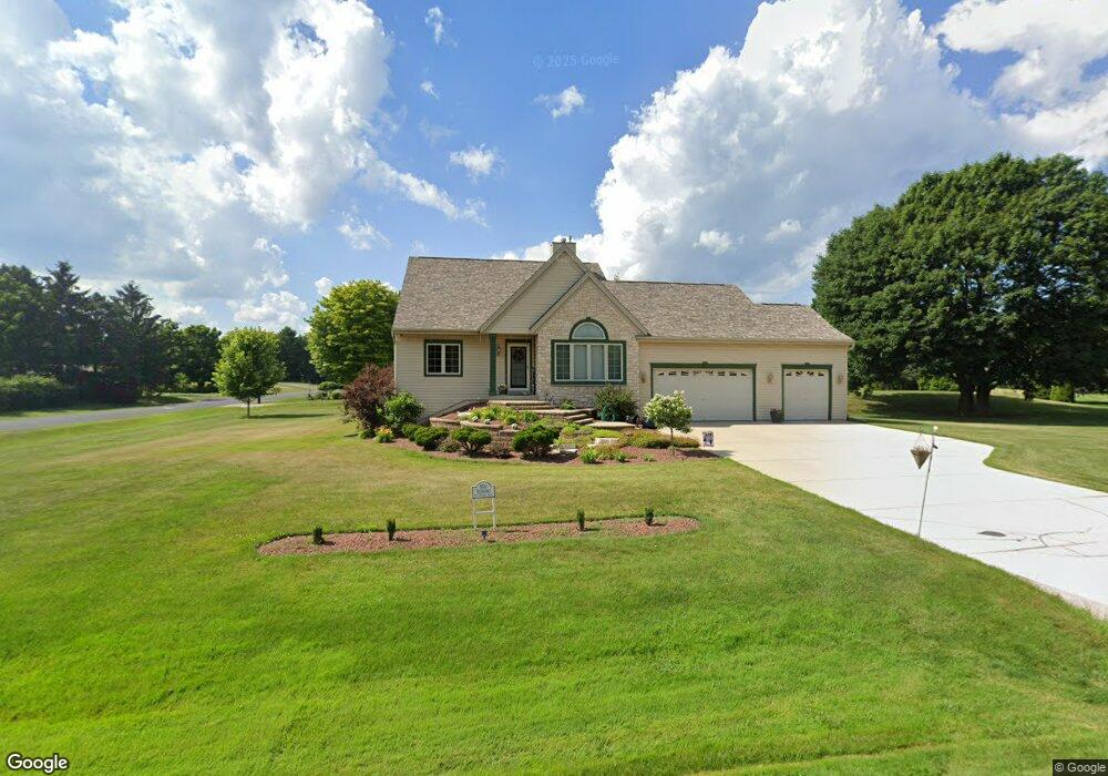 N58W26680 Mountain Shadows Dr, Sussex, WI 53089 - photo 1