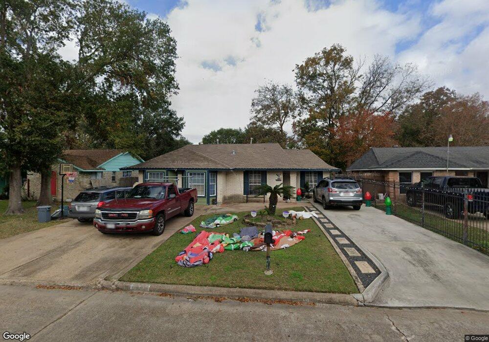 1302 Castolan Dr, Houston, TX 77038 - photo 1