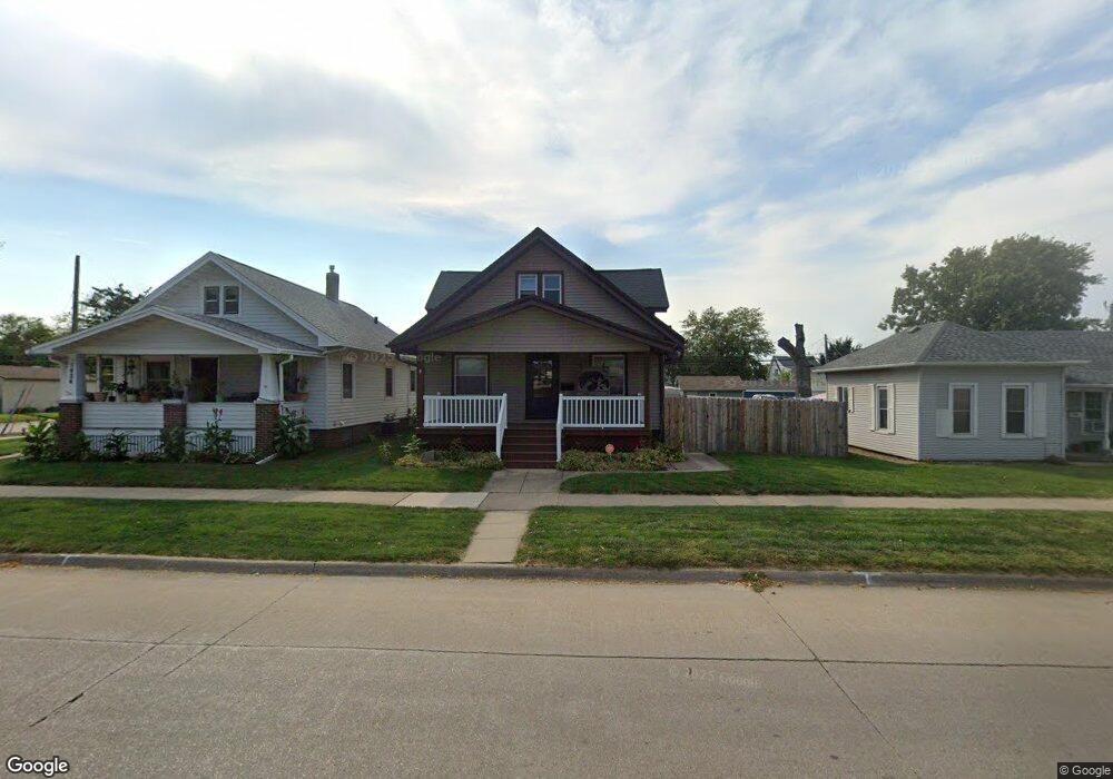 1620 J St SW, Cedar Rapids, IA 52404 - photo 1