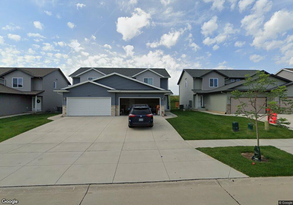 1837 Rosehill Dr SW, Cedar Rapids, IA 52404 - photo 1
