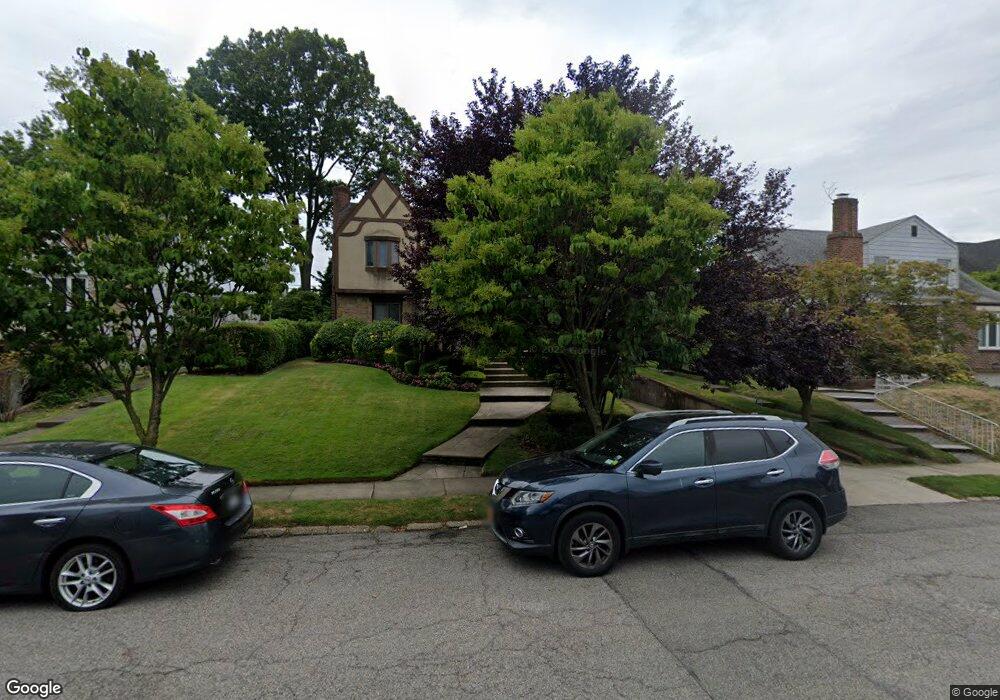 13534 78th Rd, Flushing, NY 11367 - photo 1