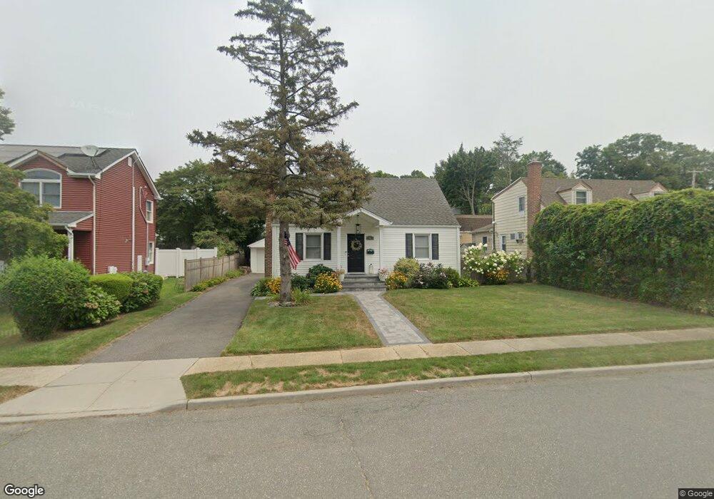 4 Taft Place unit 1, Glen Cove, NY 11542 - photo 1