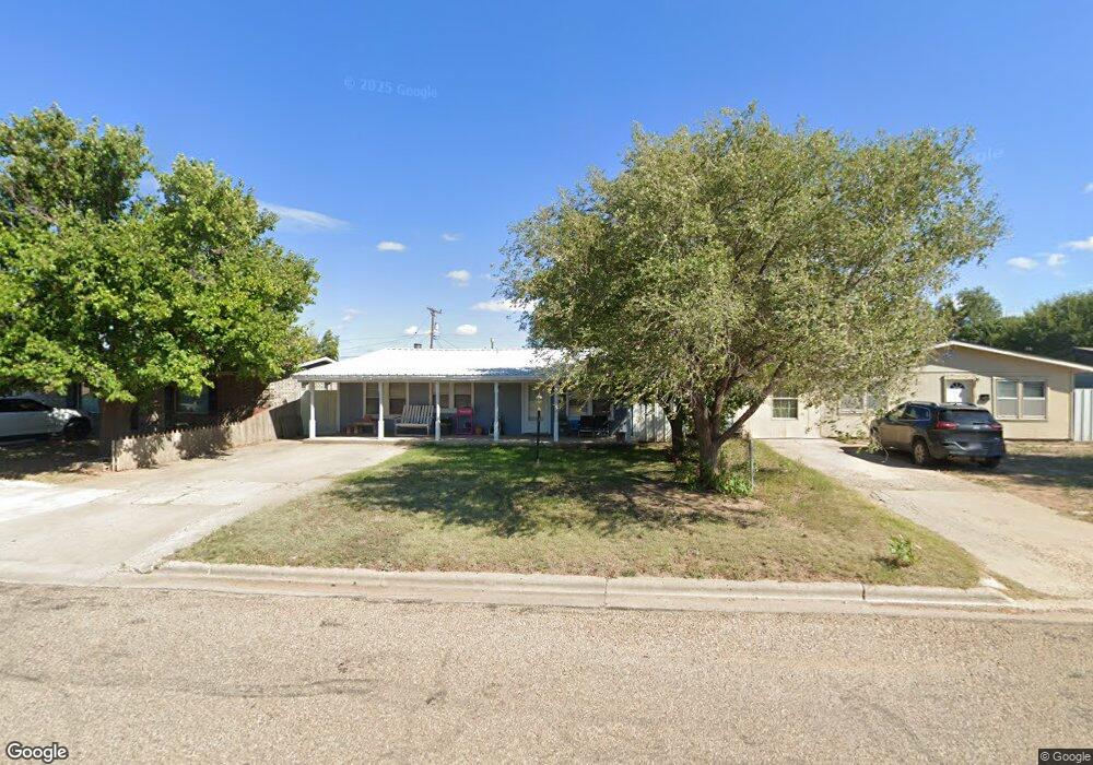 122 N Klein Ave, Dumas, TX 79029 - photo 1