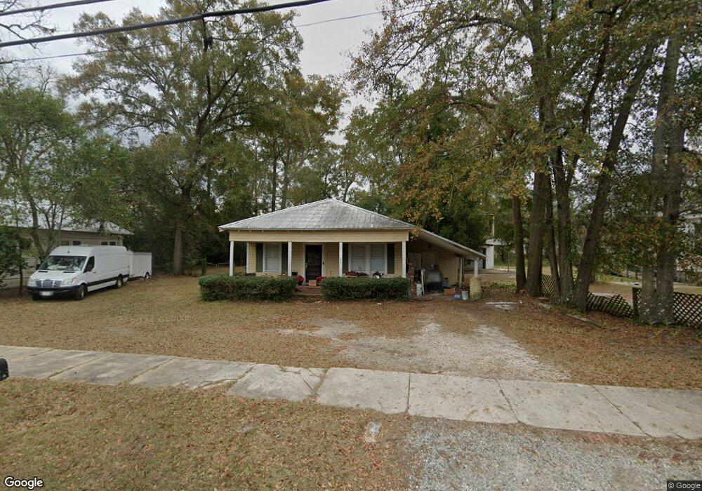 137 Highland Ave, Eufaula, AL 36027 - photo 1