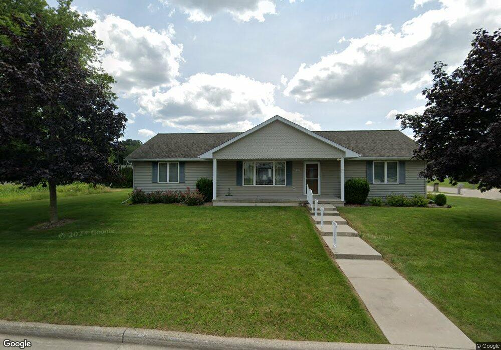 4559 Fawn Ct, Manitowoc, WI 54220 - photo 1