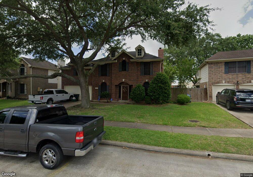 2114 N Mission Cir, Friendswood, TX 77546 - photo 1