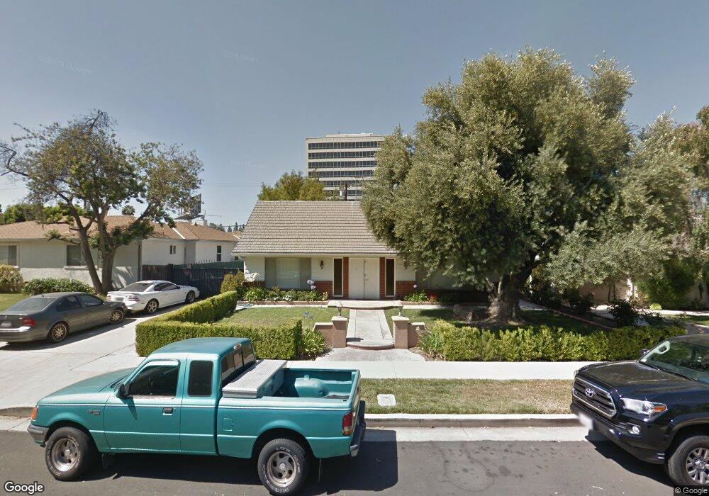 21027 Costanso St, Woodland Hills, CA 91364 - photo 1