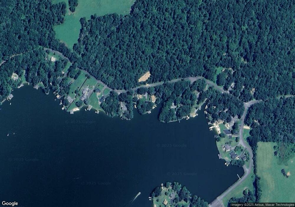 211 N Lakeshore Dr, Louisa, VA 23093 - photo 1